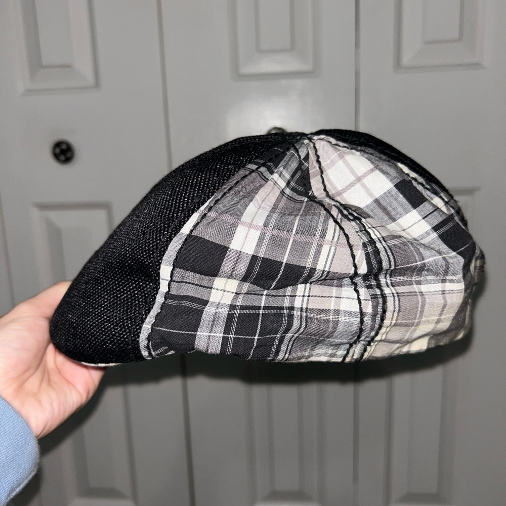 Men’s plaid hat